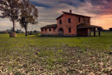 casale in rovina.jpg